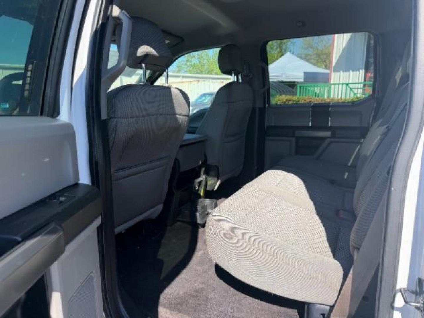 2016 Oxford White /Medium Earth Gray Ford F-150 XLT | XL | LARIAT (1FTEW1EP1GF) , located at 4545 Spencer Hwy., Pasadena, 77504, (832) 266-1645, 29.666037, -95.173775 - Photo#6