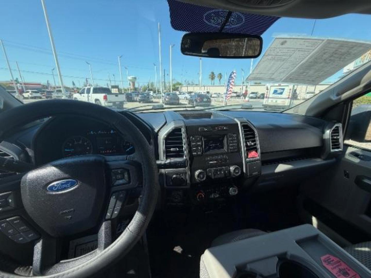 2016 Oxford White /Medium Earth Gray Ford F-150 XLT | XL | LARIAT (1FTEW1EP1GF) , located at 4545 Spencer Hwy., Pasadena, 77504, (832) 266-1645, 29.666037, -95.173775 - Photo#9