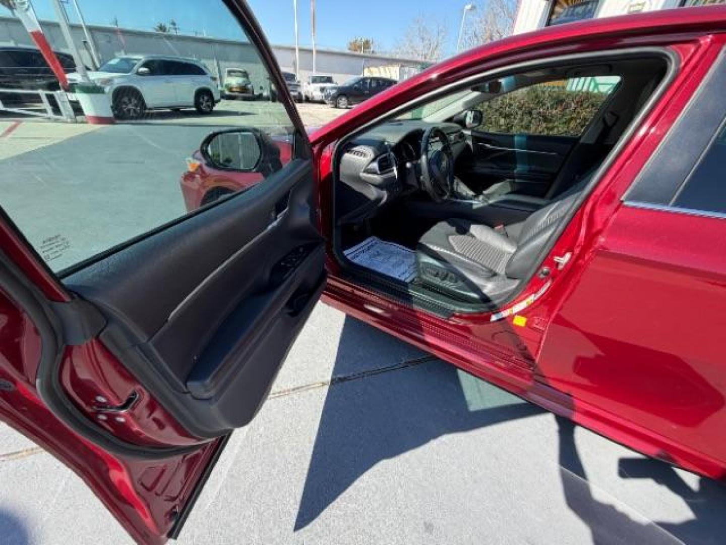 2018 Ruby Flare Pearl /Black Toyota Camry LE | SE | XLE | L (4T1B11HK7JU) with an 2.5L I-4 port/direct injection engine, located at 4545 Spencer Hwy., Pasadena, 77504, (832) 266-1645, 29.666037, -95.173775 - Photo#9