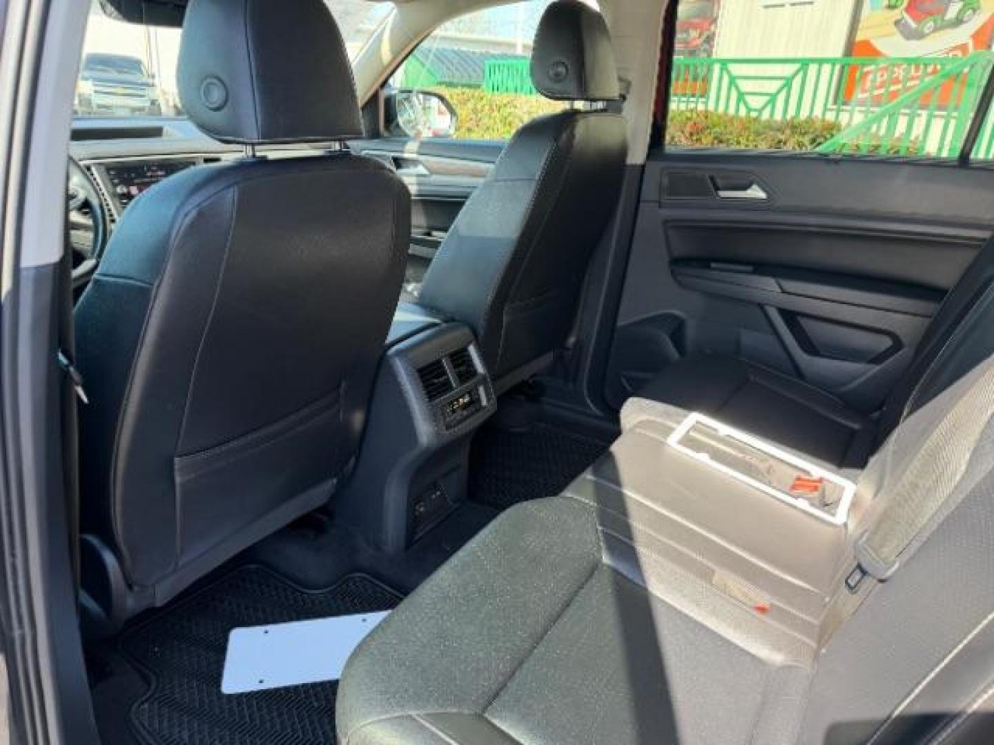 2021 Deep Black Pearl /Titan Black Volkswagen Atlas 3.6L V6 SE w/Technology (1V2WR2CA3MC) with an 3.6L V-6 gasoline direct injection engine, located at 4545 Spencer Hwy., Pasadena, 77504, (832) 266-1645, 29.666037, -95.173775 - Photo#10