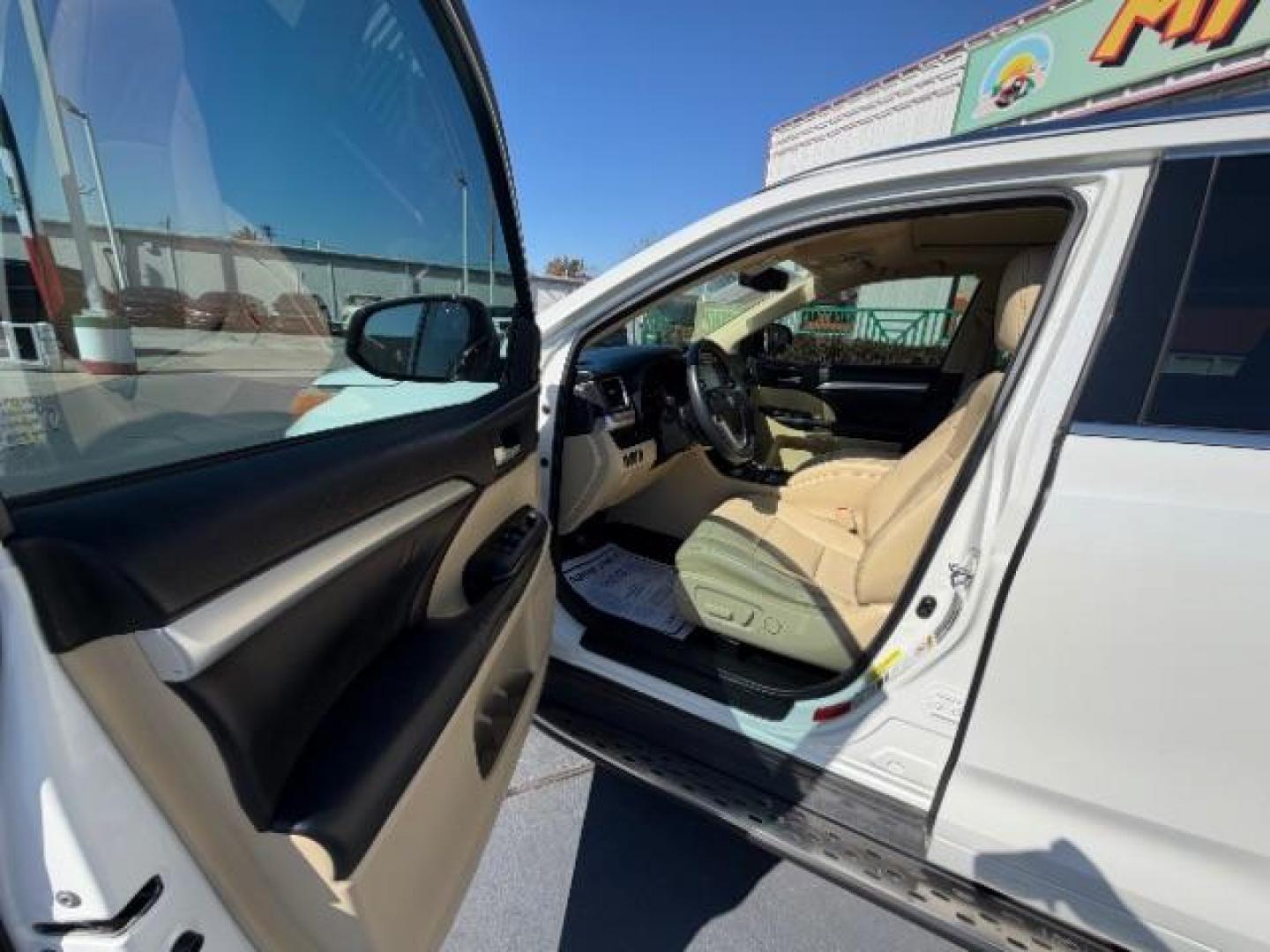 2016 Blizzard Pearl /Almond Toyota Highlander XLE V6 (5TDKKRFHXGS) with an 3.5L V-6 DOHC engine, located at 4545 Spencer Hwy., Pasadena, 77504, (832) 266-1645, 29.666037, -95.173775 - Photo#10