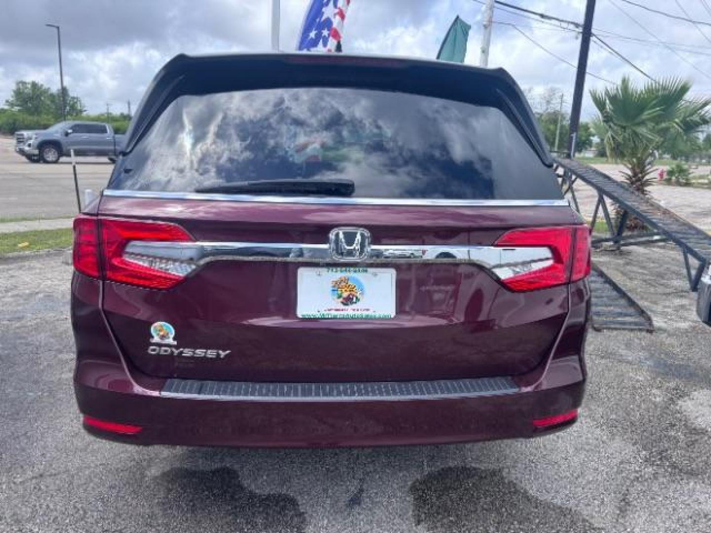 2020 Honda Odyssey EX-L w/Navi and RES (5FNRL6H70LB) with an 3.5L V-6 gasoline direct injection engine, located at 4545 Spencer Hwy., Pasadena, 77504, (832) 266-1645, 29.666037, -95.173775 - Photo#5