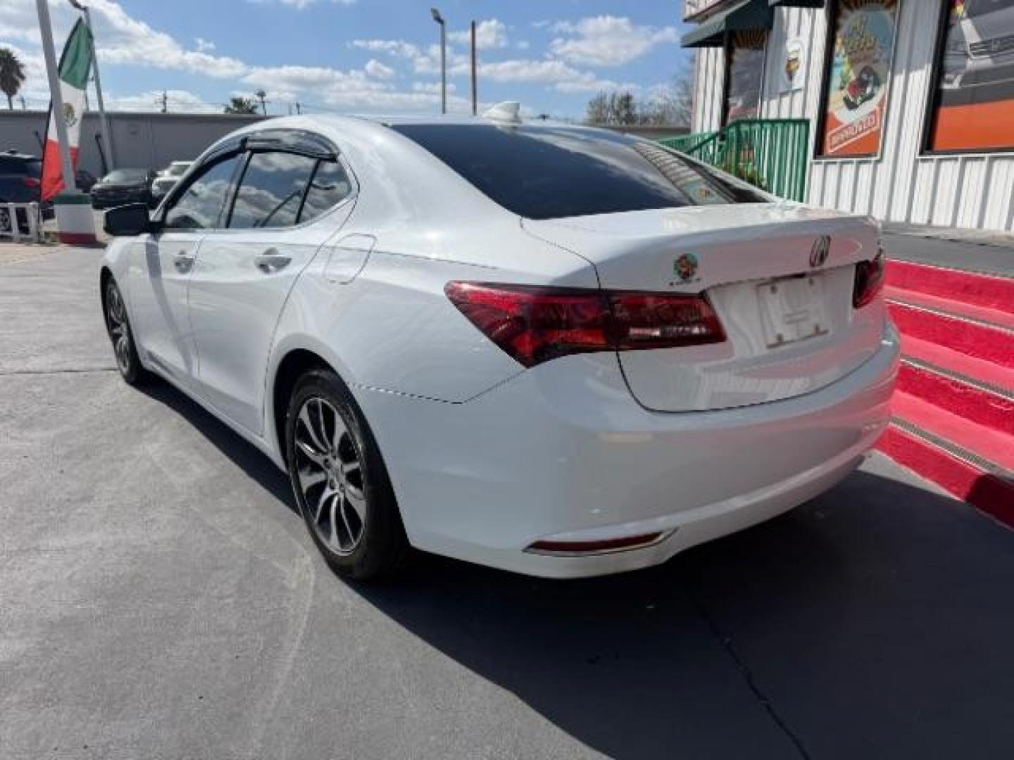 2015 White /Beige Acura RDX RDX (5J8TB3H37FL) , located at 4545 Spencer Hwy., Pasadena, 77504, (832) 266-1645, 29.666037, -95.173775 - Photo#4