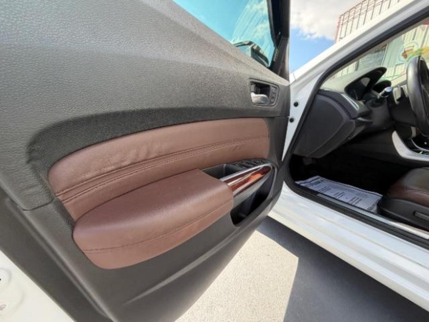2015 White /Beige Acura RDX RDX (5J8TB3H37FL) , located at 4545 Spencer Hwy., Pasadena, 77504, (832) 266-1645, 29.666037, -95.173775 - Photo#9