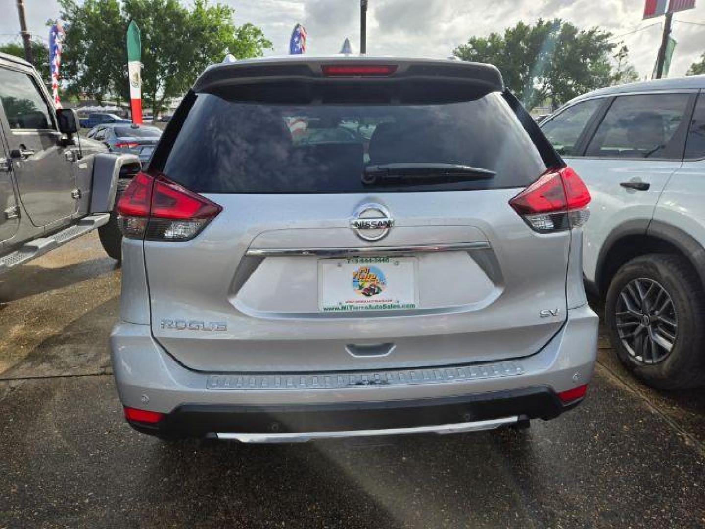 2020 Brilliant Silver Metallic Nissan Rogue SV FWD (JN8AT2MT1LW) with an 2.5L I-4 DOHC engine, located at 4545 Spencer Hwy., Pasadena, 77504, (832) 266-1645, 29.666037, -95.173775 - Photo#3