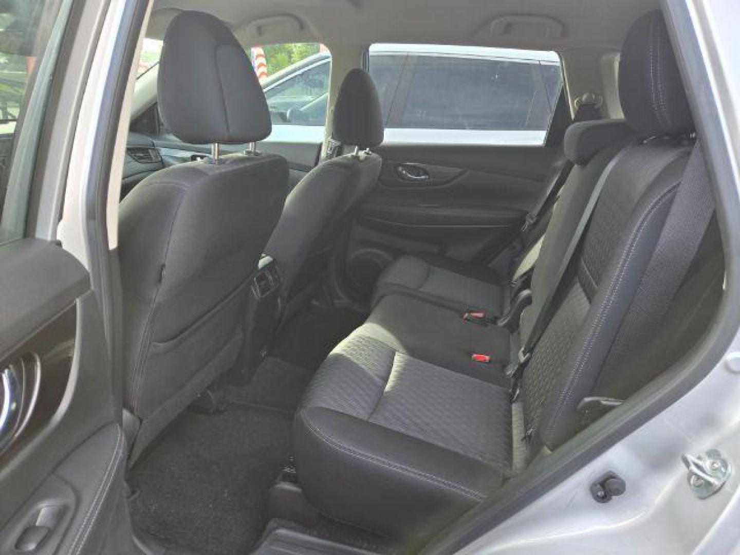 2020 Brilliant Silver Metallic Nissan Rogue SV FWD (JN8AT2MT1LW) with an 2.5L I-4 DOHC engine, located at 4545 Spencer Hwy., Pasadena, 77504, (832) 266-1645, 29.666037, -95.173775 - Photo#5