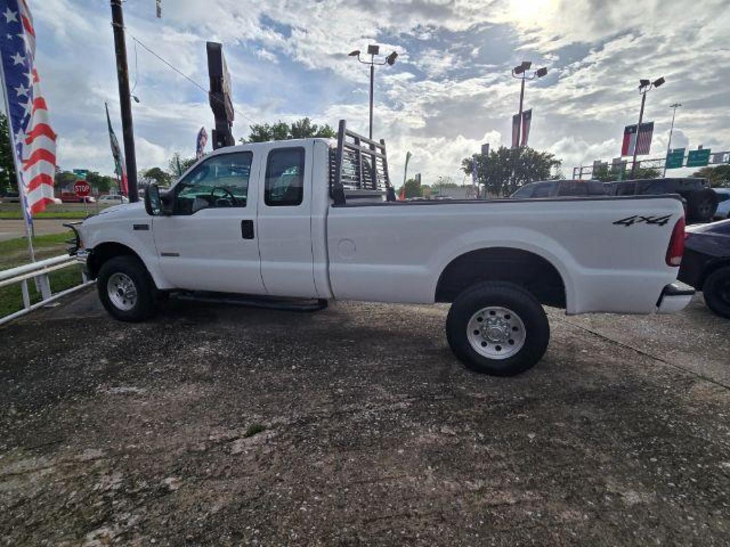 2003 Super White /Medium Parchment Ford F-350 XL (1FTSX31P83E) with an 6.0L Diesel, DI, V8 engine, located at 7935 Gulf Freeway, Houston, 77017, (832) 266-1645, 29.684393, -95.275665 - Photo#3