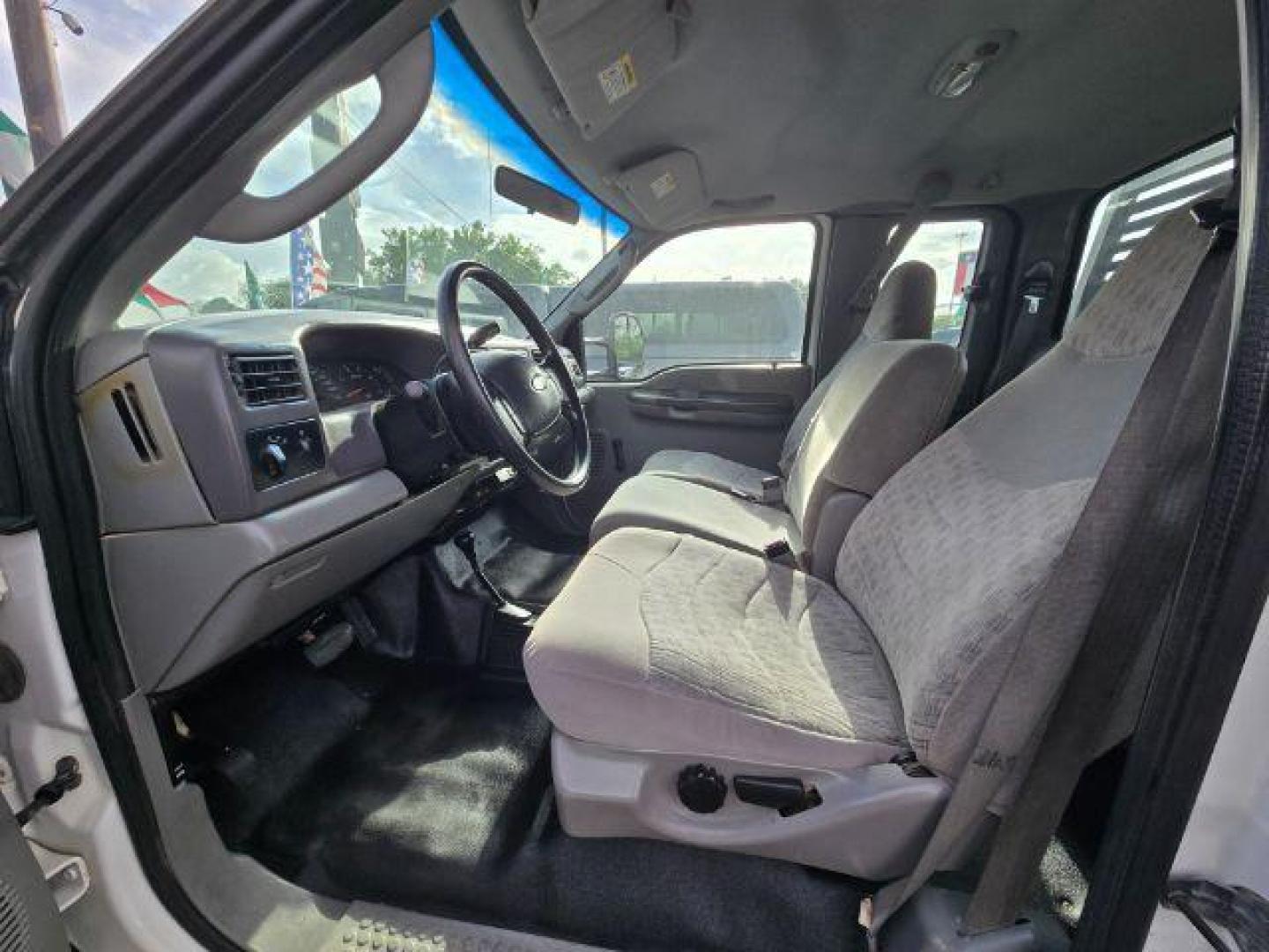 2003 Super White /Medium Parchment Ford F-350 XL (1FTSX31P83E) with an 6.0L Diesel, DI, V8 engine, located at 7935 Gulf Freeway, Houston, 77017, (832) 266-1645, 29.684393, -95.275665 - Photo#5