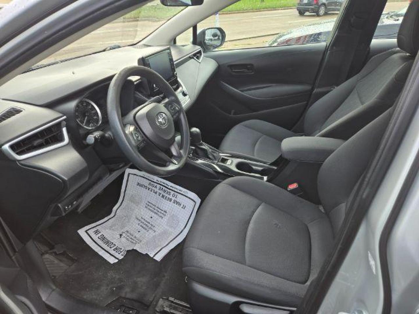 2022 Classic Silver Metallic /Light Gray/Moonstone Toyota Corolla LE w/ Premium Pkg (5YFHPMAE5NP) with an 1.8L L4 DOHC 16V engine, Continuously Variable Transmission transmission, located at 4545 Spencer Hwy., Pasadena, 77504, (832) 266-1645, 29.666037, -95.173775 - Photo#2