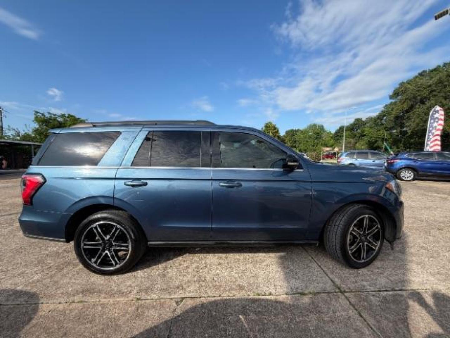 2019 Blue Metallic Ford Expedition Limited (1FMJU1KT4KE) with an EcoBoost 3.5L V-6 gasoline direct injection engine, located at 7935 Gulf Freeway, Houston, 77017, (832) 266-1645, 29.684393, -95.275665 - Photo#7