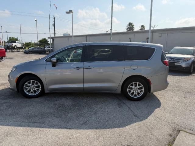 photo of 2020 Chrysler Voyager LX