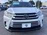 2018 Blizzard Pearl /Black Toyota Highlander XLE (5TDJZRFH8JS) with an 3.5L V-6 port/direct injection engine, located at 4545 Spencer Hwy., Pasadena, 77504, (832) 266-1645, 29.666037, -95.173775 - Photo#6