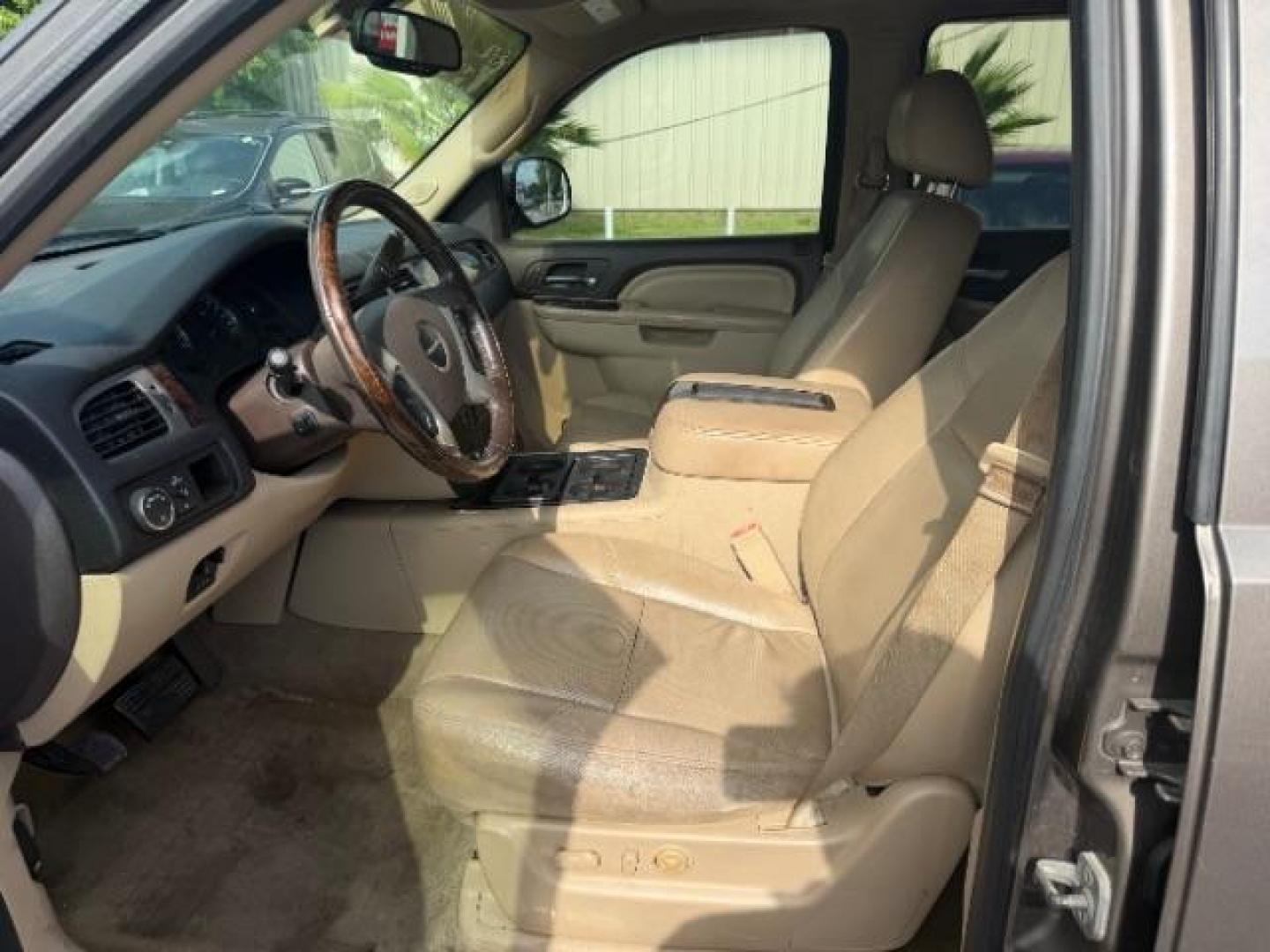 2013 Mocha Steel Metallic /Cocoa/Light Cashmere Leather Interior GMC Yukon Denali XL 4WD (1GKS2MEF9DR) with an 6.2L V8 OHV 16V engine, 6-Speed Automatic transmission, located at 4545 Spencer Hwy., Pasadena, 77504, (832) 266-1645, 29.666037, -95.173775 - Photo#5