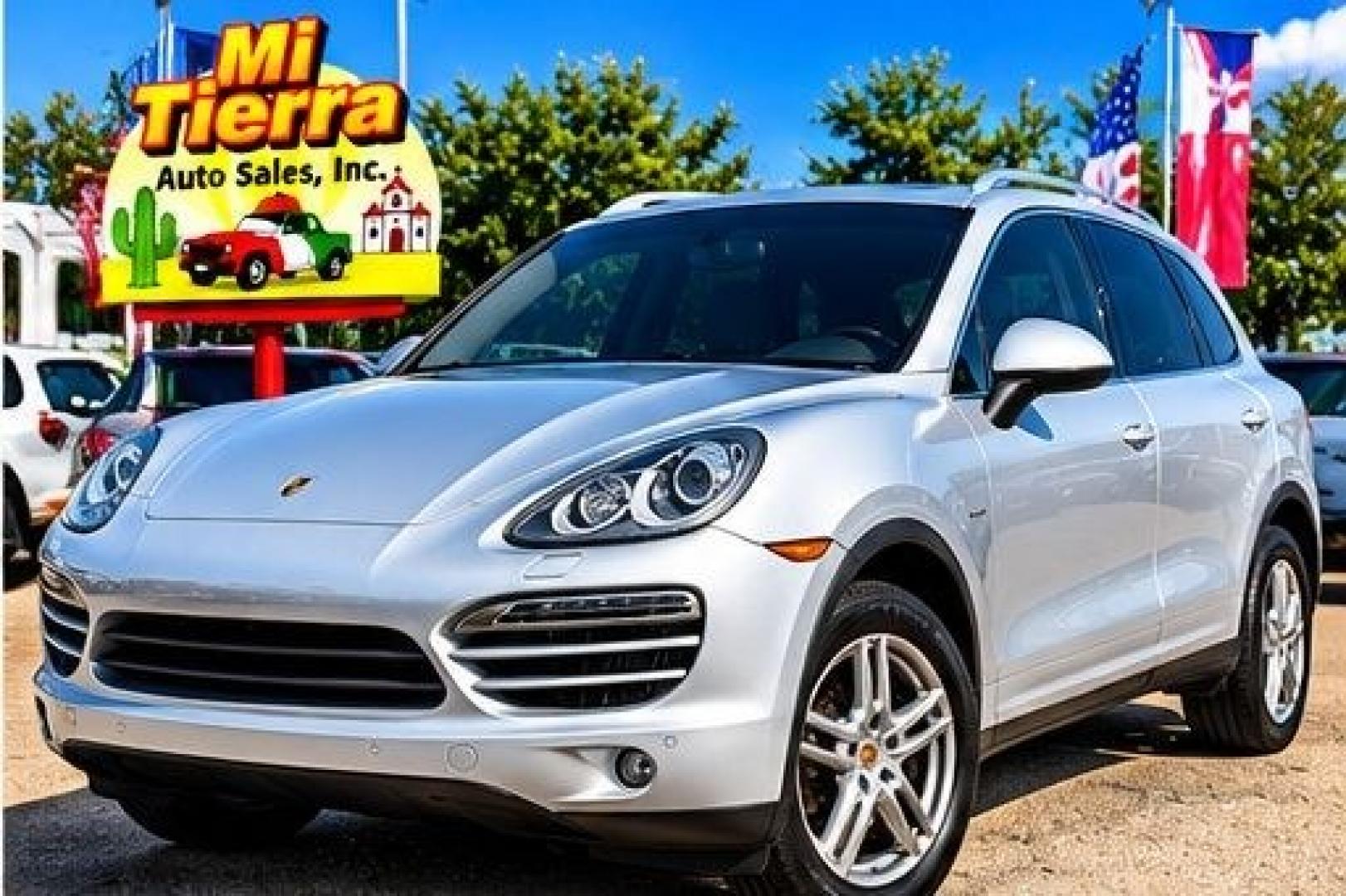 2013 Classic Silver Metallic Porsche Cayenne Diesel (WP1AF2A28DL) with an 3L V-6 diesel direct injection engine, located at 4545 Spencer Hwy., Pasadena, 77504, (832) 266-1645, 29.666037, -95.173775- Photo#2