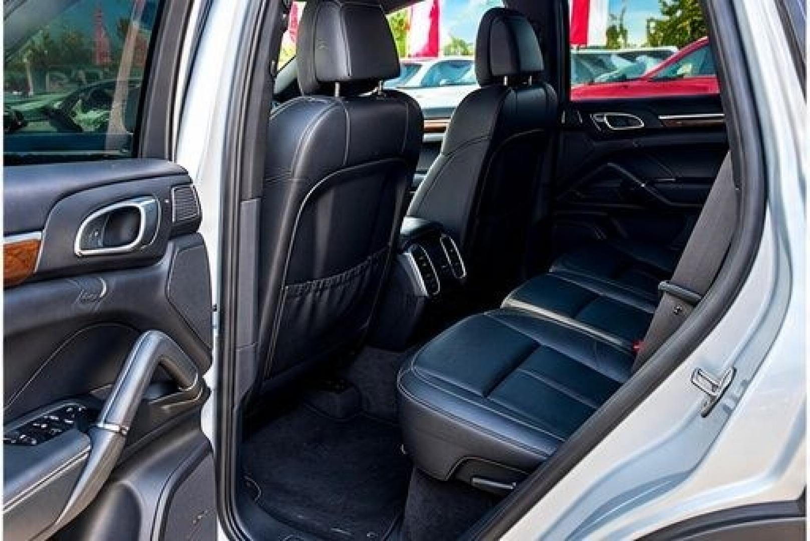 2013 Classic Silver Metallic Porsche Cayenne Diesel (WP1AF2A28DL) with an 3L V-6 diesel direct injection engine, located at 4545 Spencer Hwy., Pasadena, 77504, (832) 266-1645, 29.666037, -95.173775- Photo#6