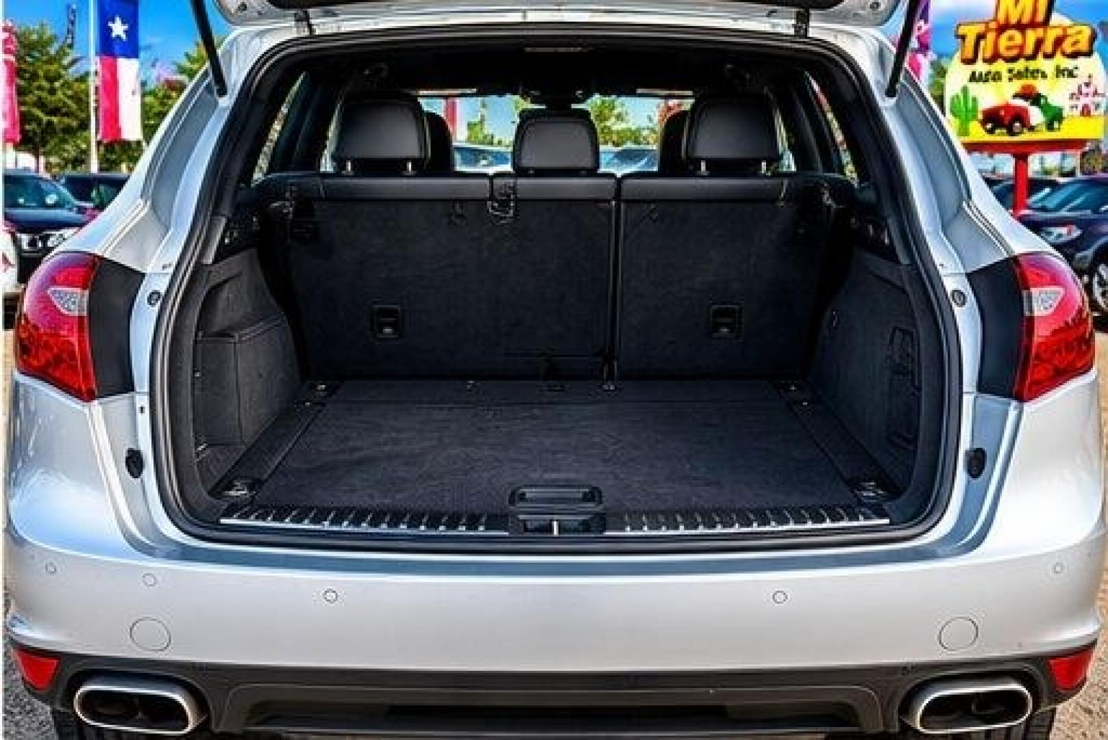 2013 Classic Silver Metallic Porsche Cayenne Diesel (WP1AF2A28DL) with an 3L V-6 diesel direct injection engine, located at 4545 Spencer Hwy., Pasadena, 77504, (832) 266-1645, 29.666037, -95.173775- Photo#7
