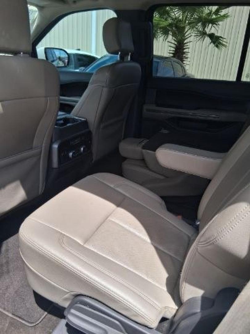 2020 Star White Metallic Tri-Coat /Medium Stone Ford Expedition XLT (1FMJU1HT1LE) with an EcoBoost 3.5L V-6 gasoline direct injection engine, located at 4545 Spencer Hwy., Pasadena, 77504, (832) 266-1645, 29.666037, -95.173775- Photo#3
