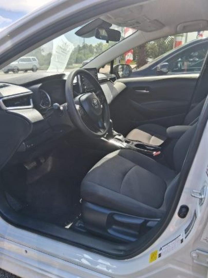 2020 Blizzard Pearl /Light Gray Toyota Corolla LE (JTDEPRAE6LJ) with an 1.8L I-4 DOHC engine, located at 4545 Spencer Hwy., Pasadena, 77504, (832) 266-1645, 29.666037, -95.173775- Photo#4