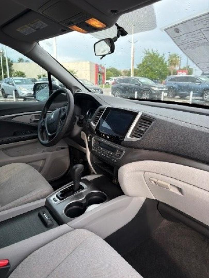 2016 Obsidian Blue Pearl /Gray Honda Pilot EX (5FNYF5H35GB) with an 3.5L V-6 gasoline direct injection engine, located at 7935 Gulf Freeway, Houston, 77017, (832) 266-1645, 29.684393, -95.275665- Photo#5