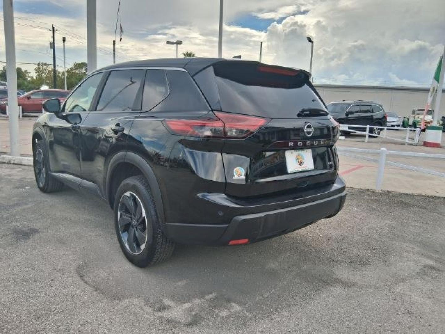 2025 Super Black /Light Gray Nissan Rogue SV Intelligent AWD (5N1BT3BB2SC) with an VC-Turbo 1.5L I-3 direct injection engine, located at 4545 Spencer Hwy., Pasadena, 77504, (832) 266-1645, 29.666037, -95.173775- Photo#3