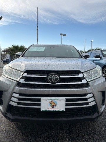 photo of 2017 Toyota Highlander LE