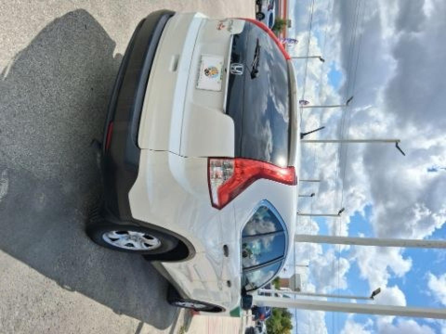 2014 White /Gray Honda CR-V LX (5J6RM3H37EL) with an 2.4L I-4 DOHC engine, located at 4545 Spencer Hwy., Pasadena, 77504, (832) 266-1645, 29.666037, -95.173775- Photo#3