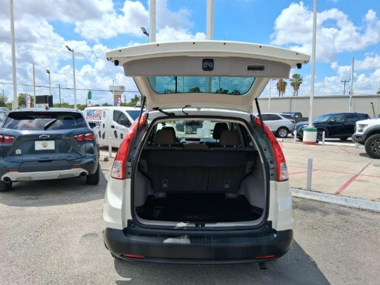 2014 White /Gray Honda CR-V LX (5J6RM3H37EL) with an 2.4L I-4 DOHC engine, located at 4545 Spencer Hwy., Pasadena, 77504, (832) 266-1645, 29.666037, -95.173775- Photo#5