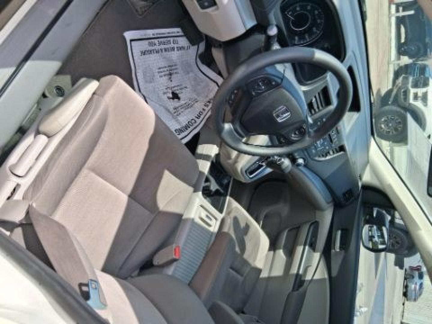 2014 White /Gray Honda CR-V LX (5J6RM3H37EL) with an 2.4L I-4 DOHC engine, located at 4545 Spencer Hwy., Pasadena, 77504, (832) 266-1645, 29.666037, -95.173775- Photo#7