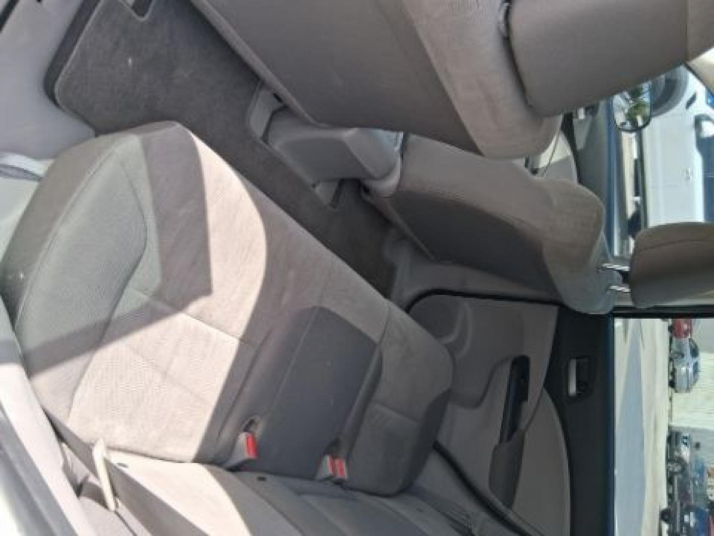 2014 White /Gray Honda CR-V LX (5J6RM3H37EL) with an 2.4L I-4 DOHC engine, located at 4545 Spencer Hwy., Pasadena, 77504, (832) 266-1645, 29.666037, -95.173775- Photo#8