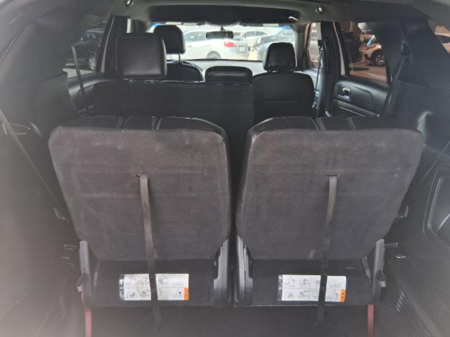 2018 White Platinum Metallic Tri-Coat Ford Explorer XLT FWD (1FM5K7D8XJG) with an 3.5L V6 DOHC 24V engine, 6-Speed Automatic transmission, located at 4545 Spencer Hwy., Pasadena, 77504, (832) 266-1645, 29.666037, -95.173775- Photo#13