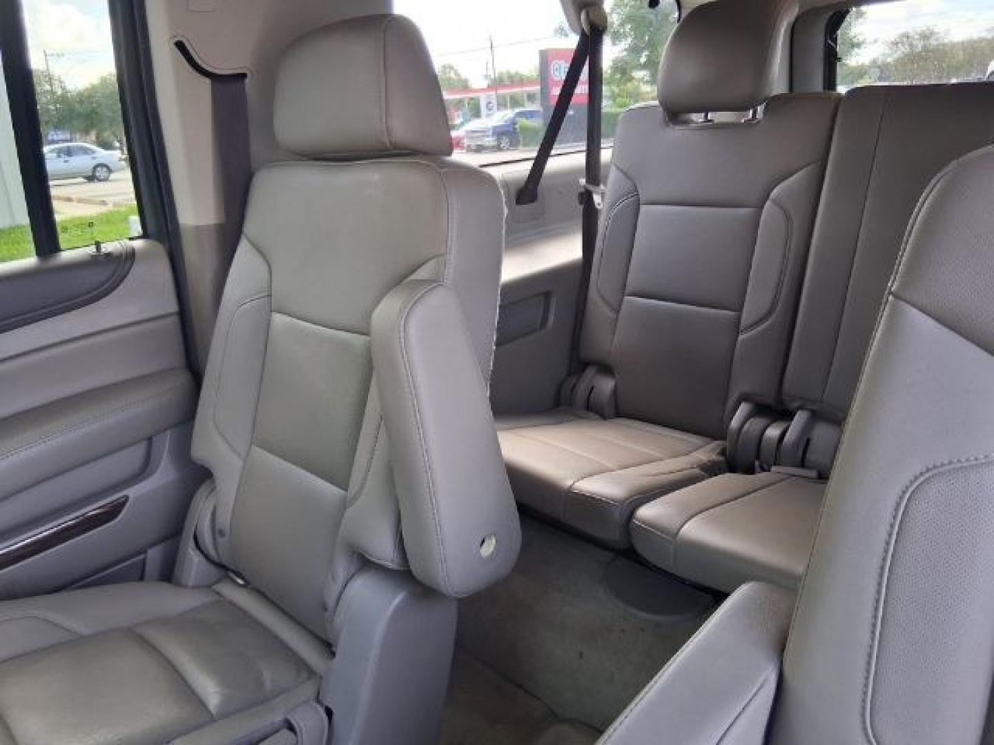 2018 Dark Sapphire Blue Metallic GMC Yukon XL SLT (1GKS2GKC5JR) with an EcoTec3 5.3L V-8 direct injection engine, located at 4545 Spencer Hwy., Pasadena, 77504, (832) 266-1645, 29.666037, -95.173775- Photo#10